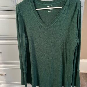 Long sleeve light weight sweater